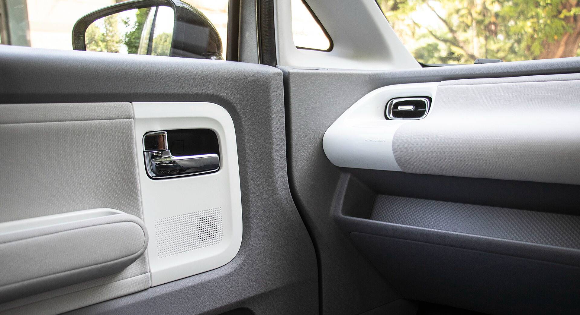 MG Comet EV interior view 5