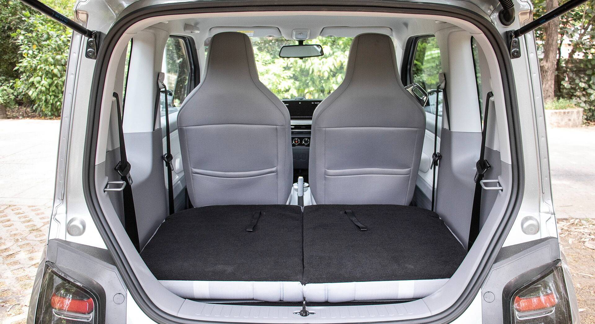 MG Comet EV interior view 26