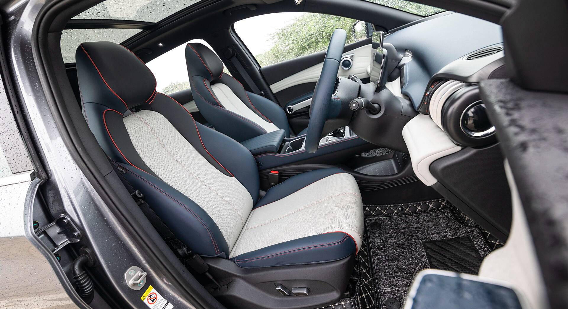BYD ATTO 3 interior view 3