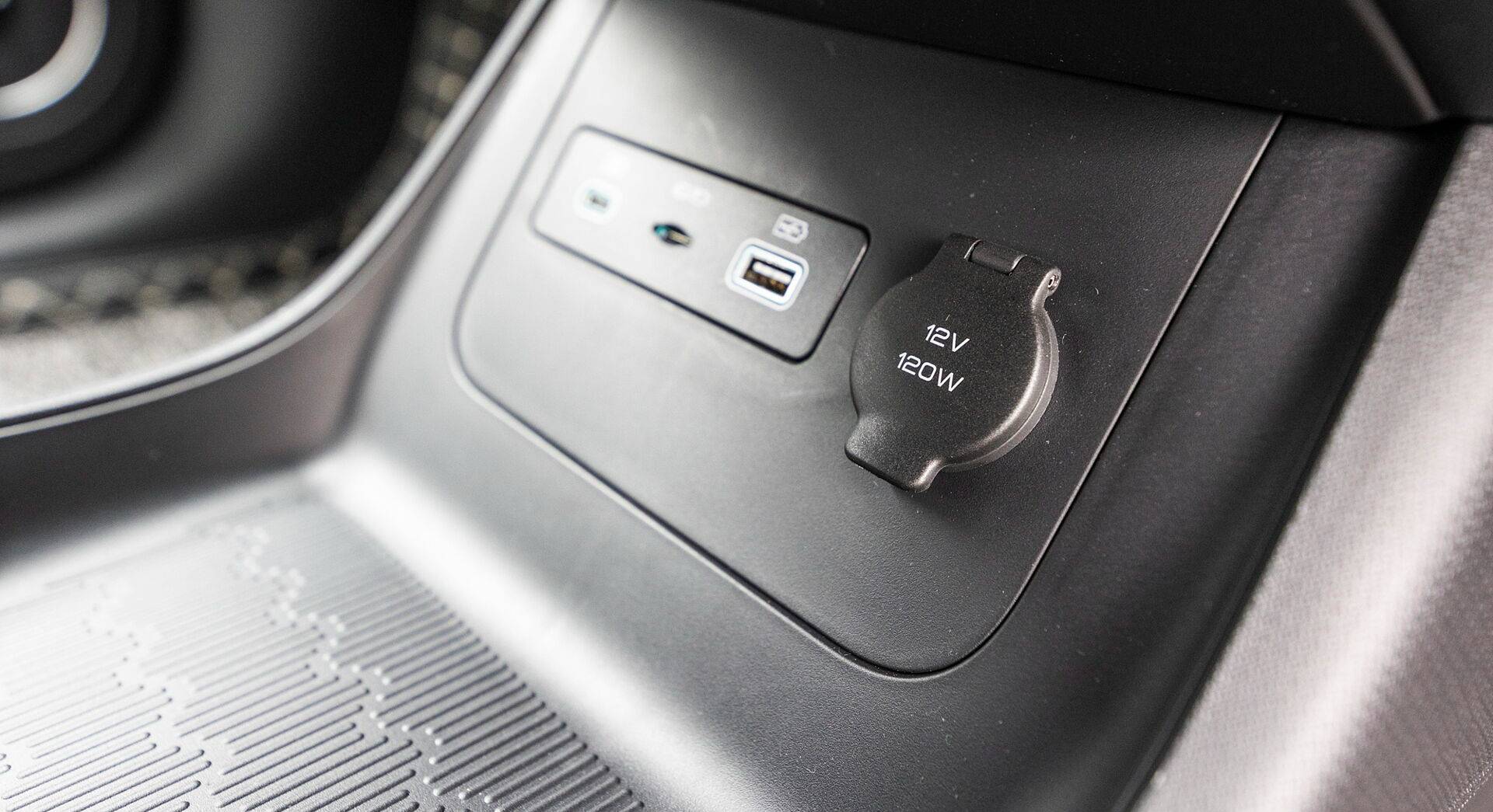 BYD ATTO 3 interior view 29
