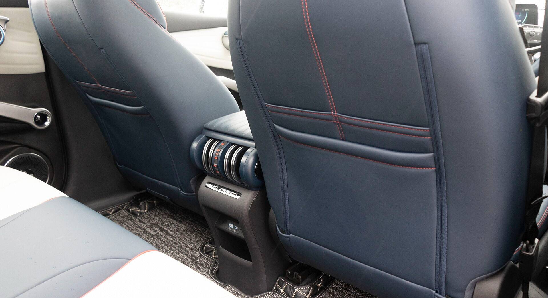 BYD ATTO 3 interior view 32