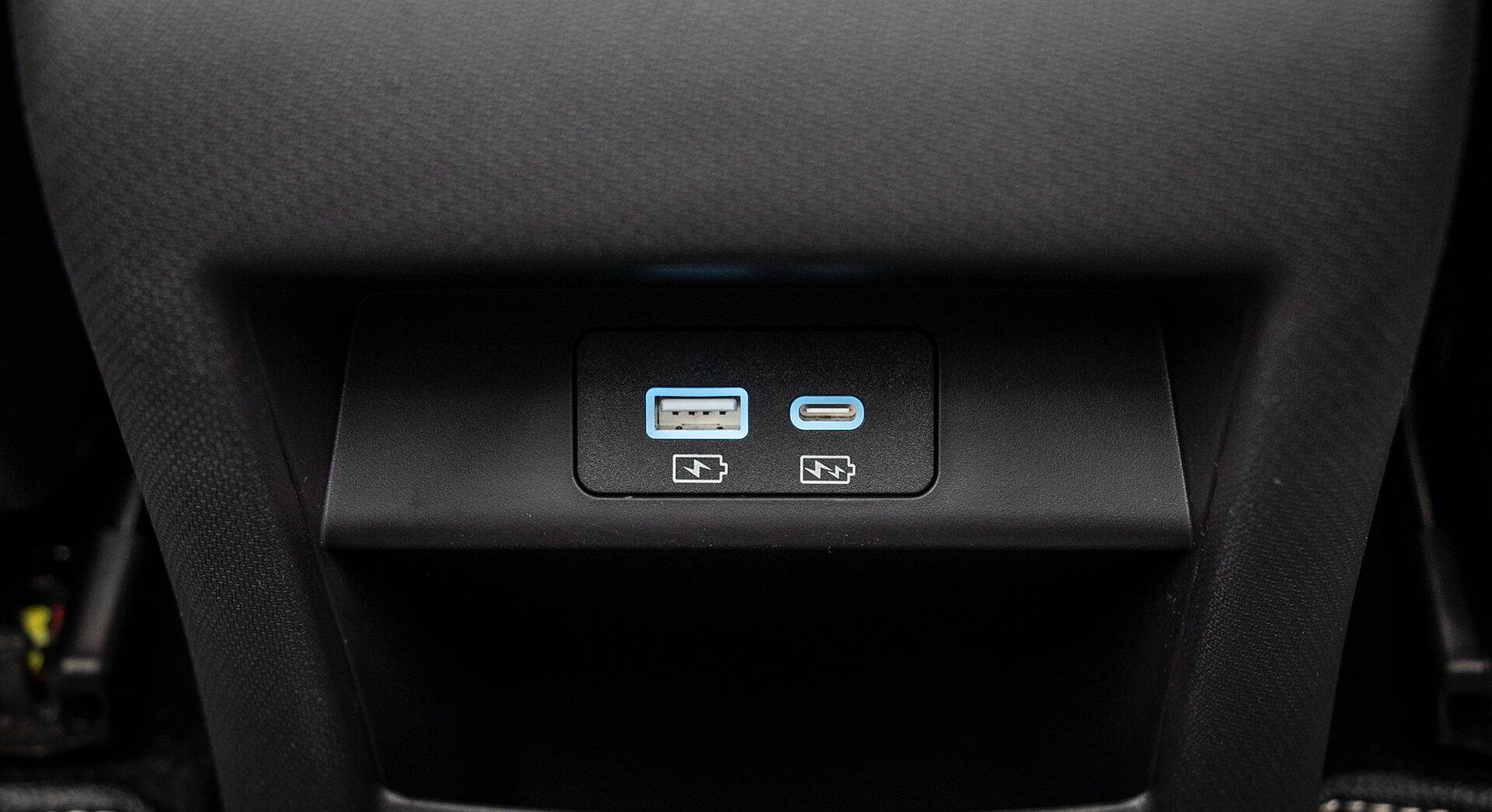BYD ATTO 3 interior view 35