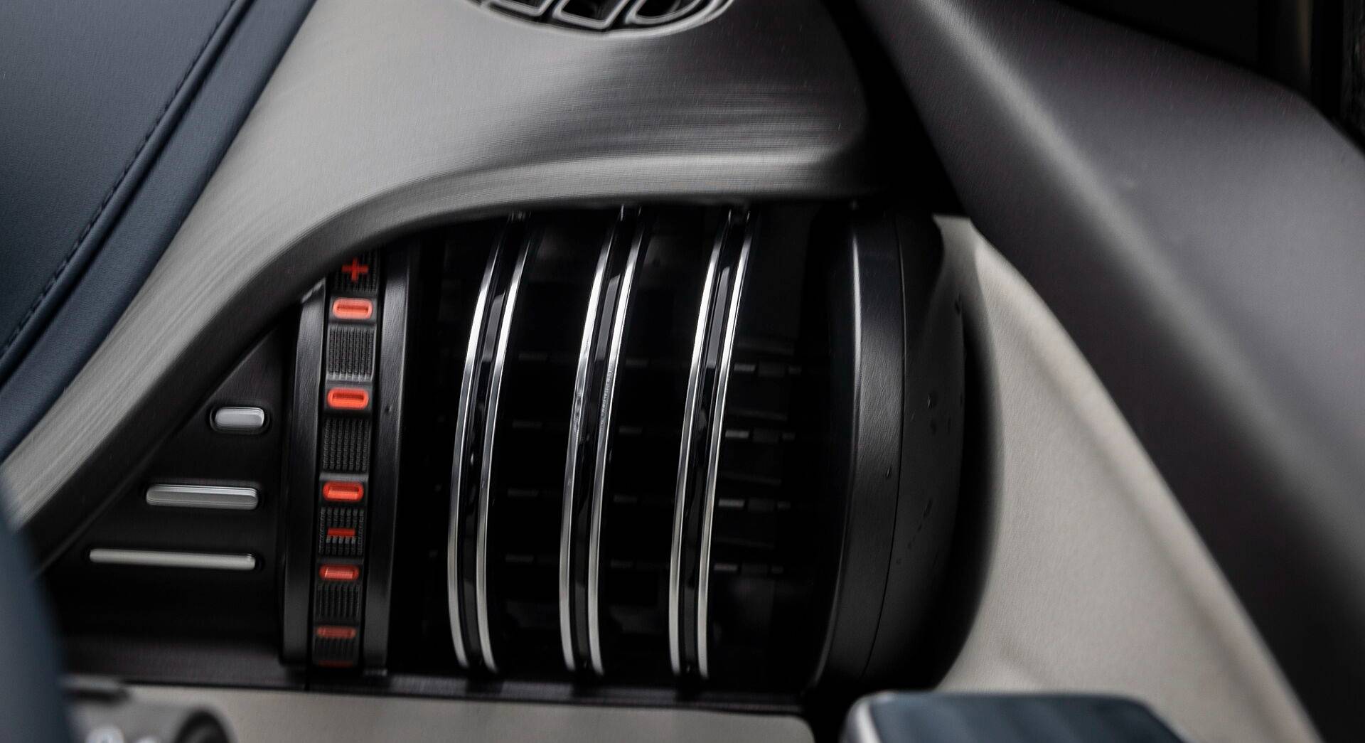 BYD ATTO 3 interior view 44