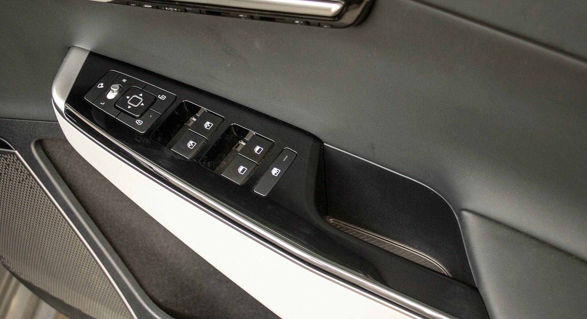 Kia EV6 interior view 24