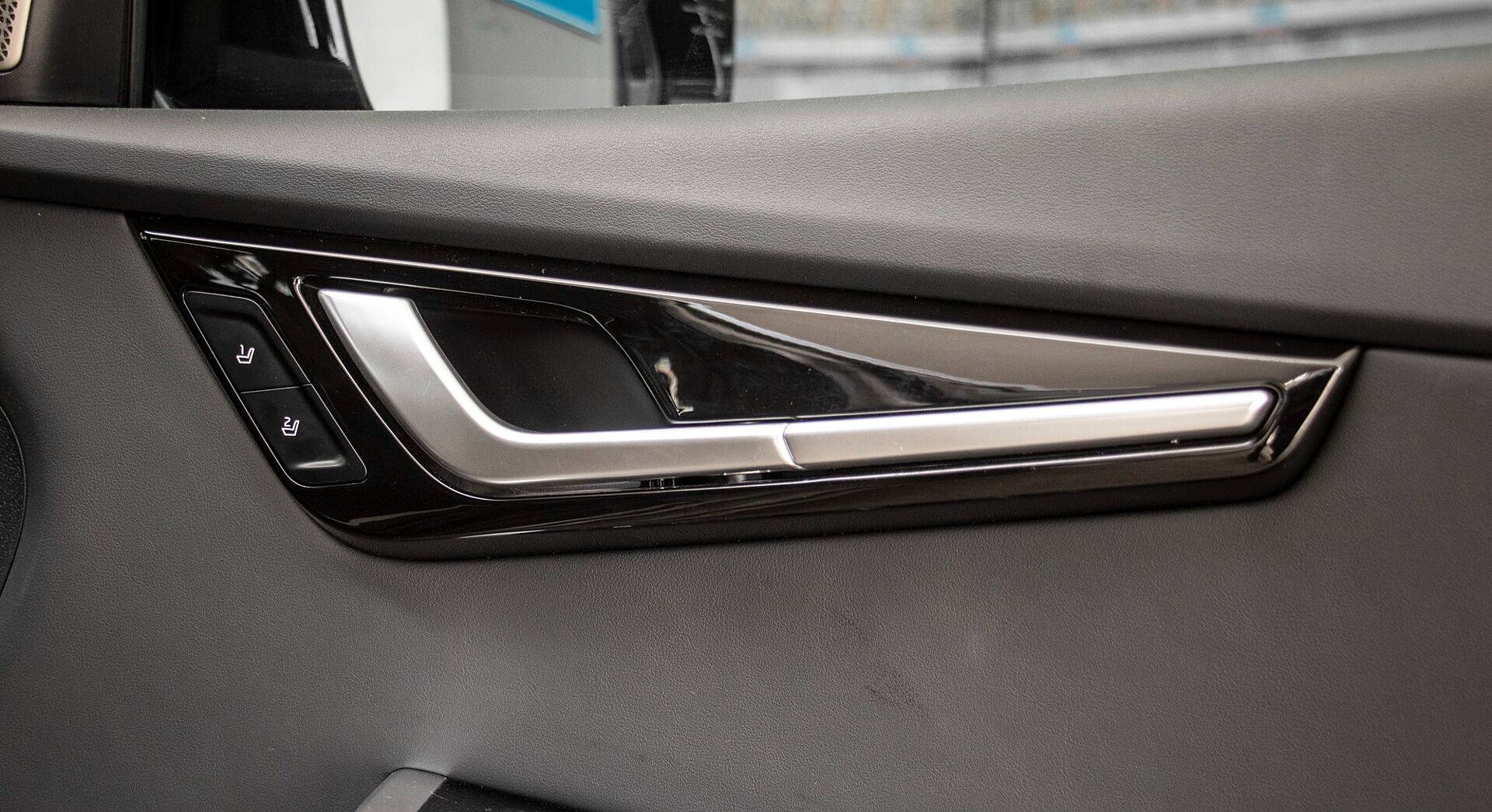 Kia EV6 interior view 25