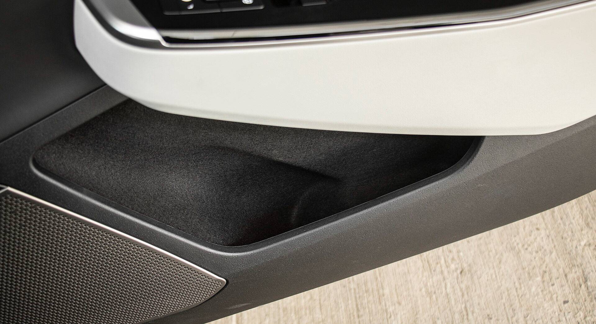 Kia EV6 interior view 26