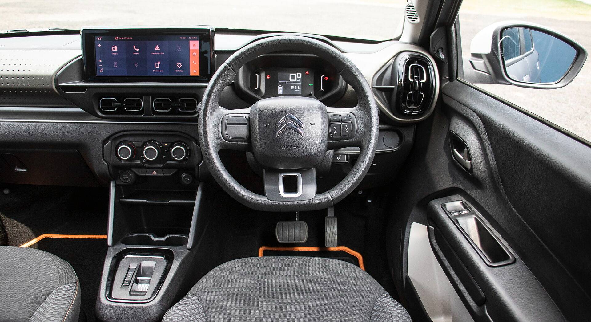 Citroen eC3 interior view 2