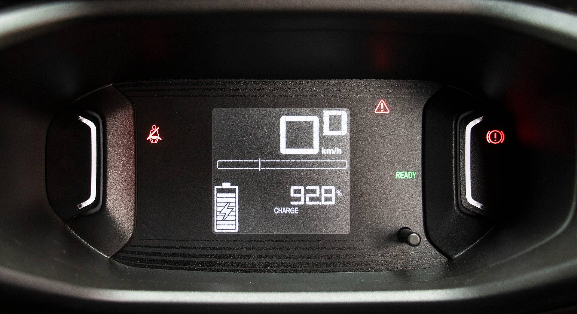 Citroen eC3 interior view 3