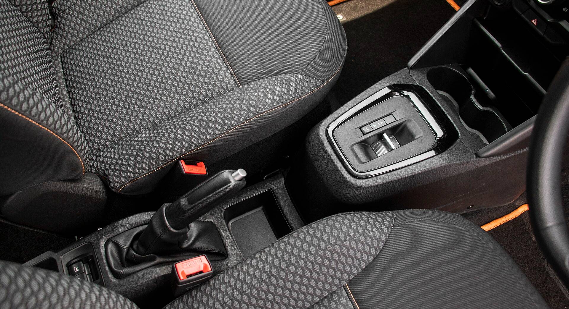 Citroen eC3 interior view 6