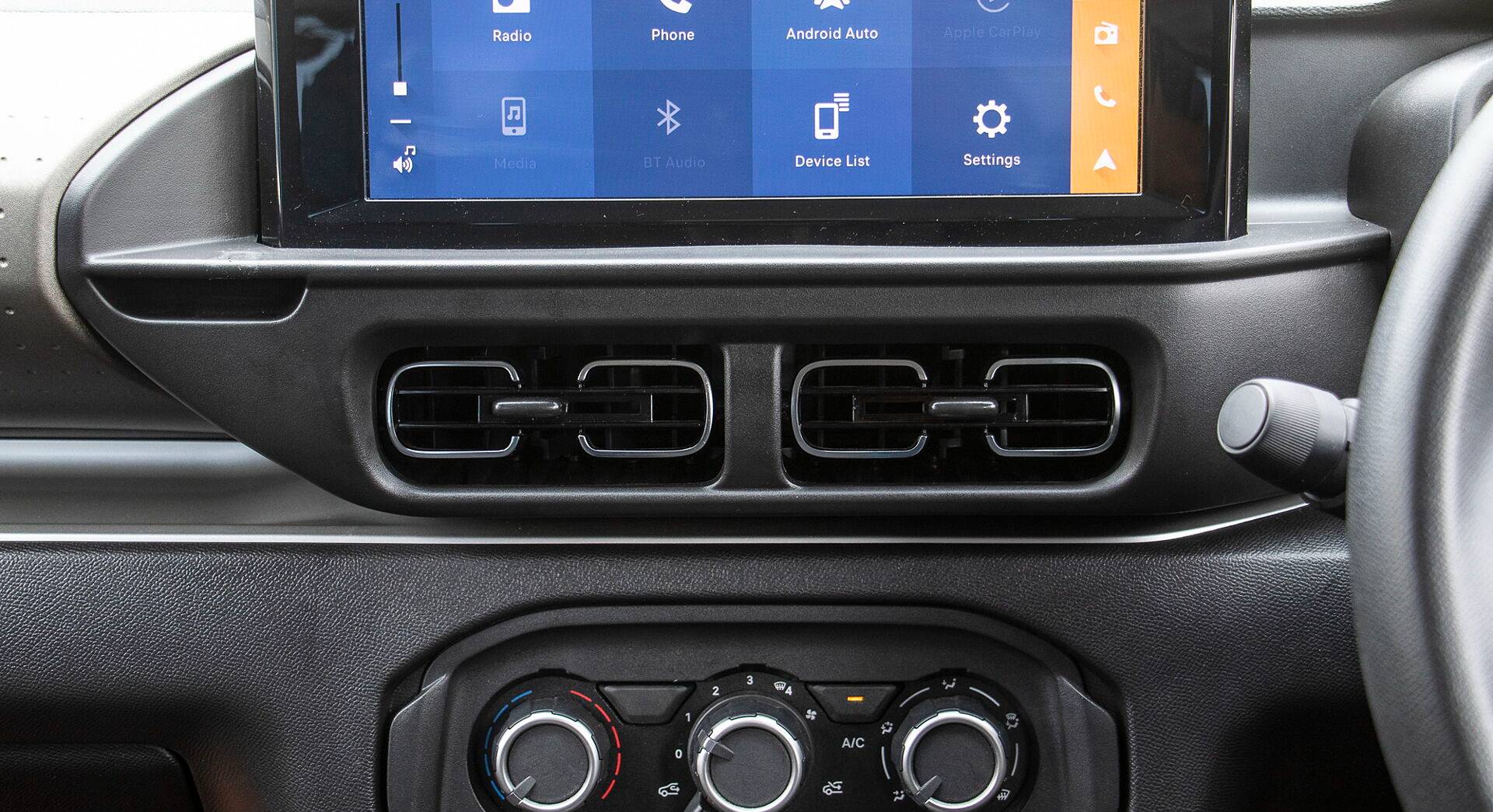 Citroen eC3 interior view 12