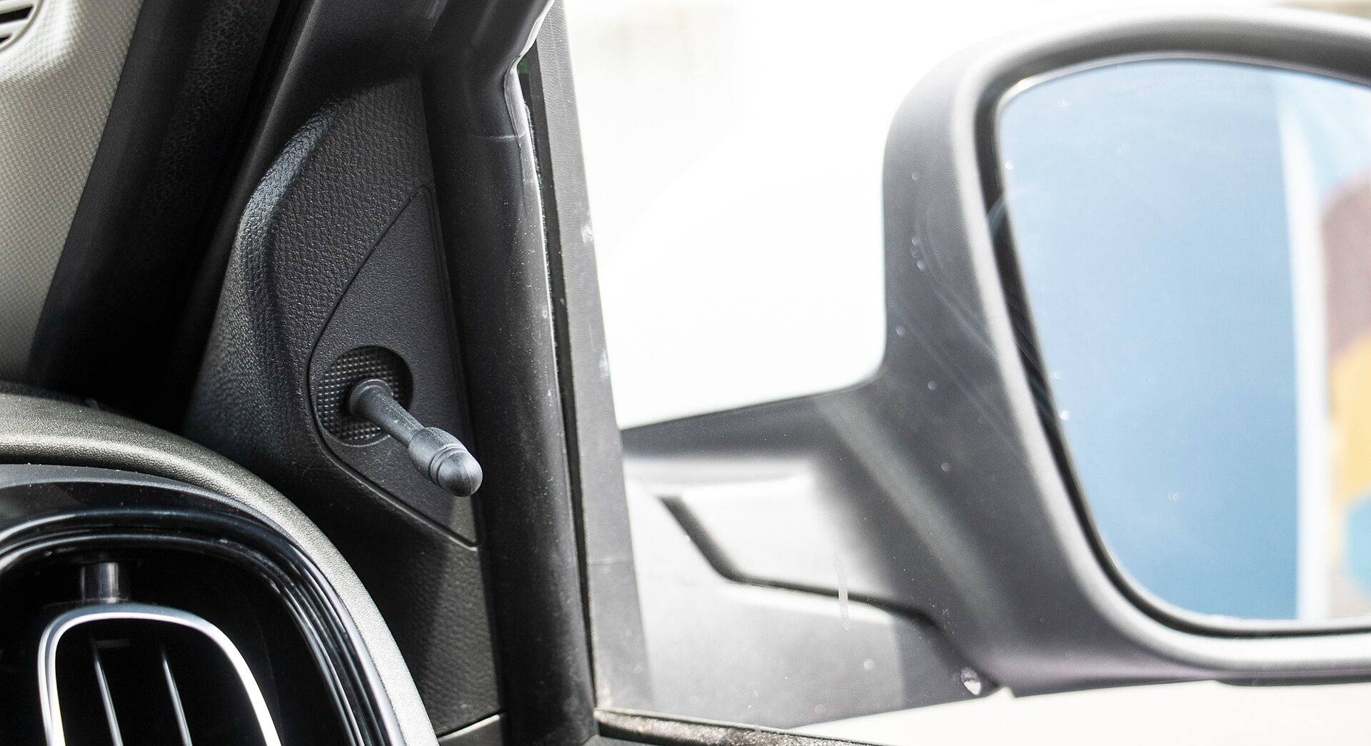 Citroen eC3 interior view 16