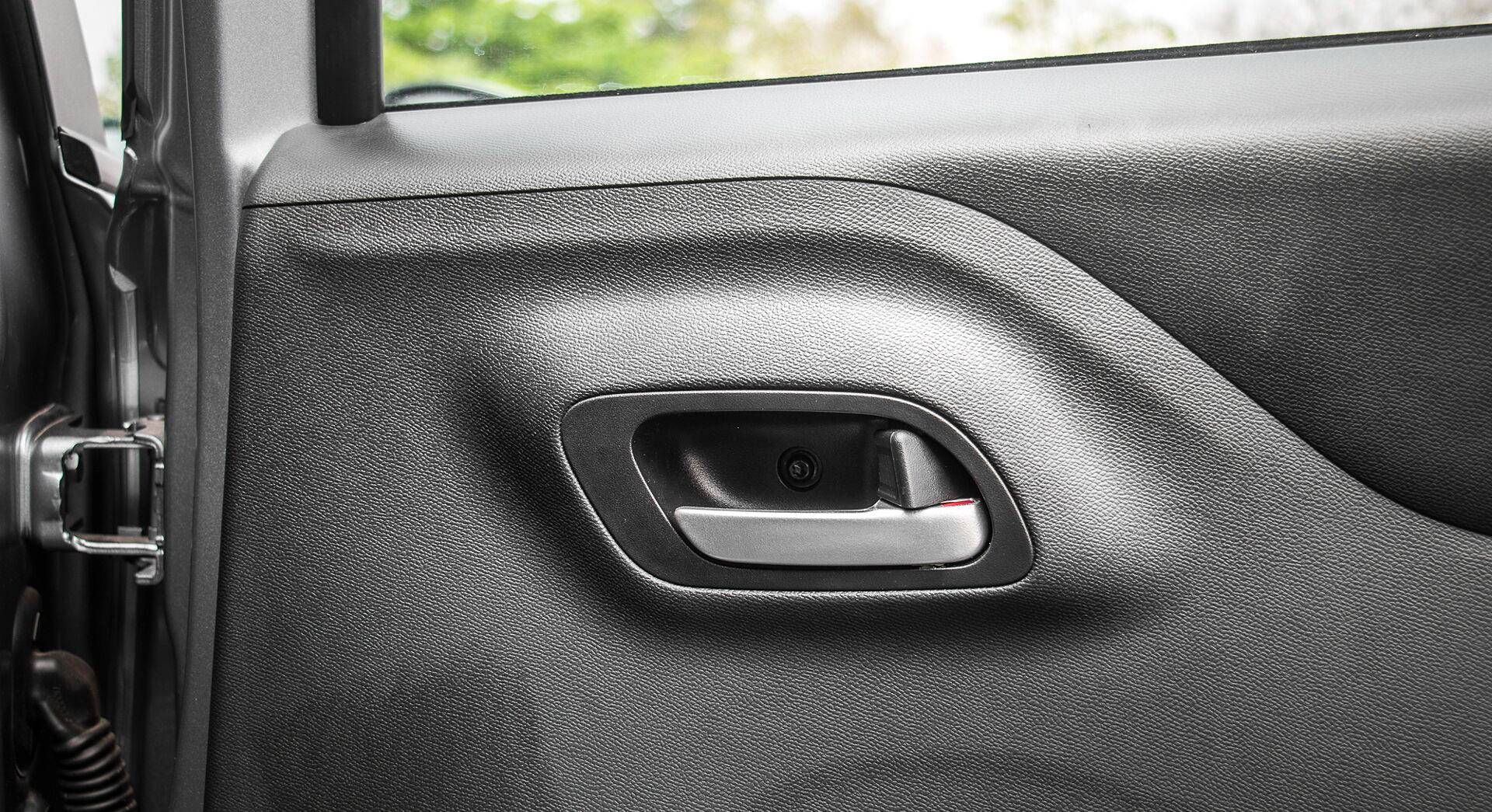 Citroen eC3 interior view 25
