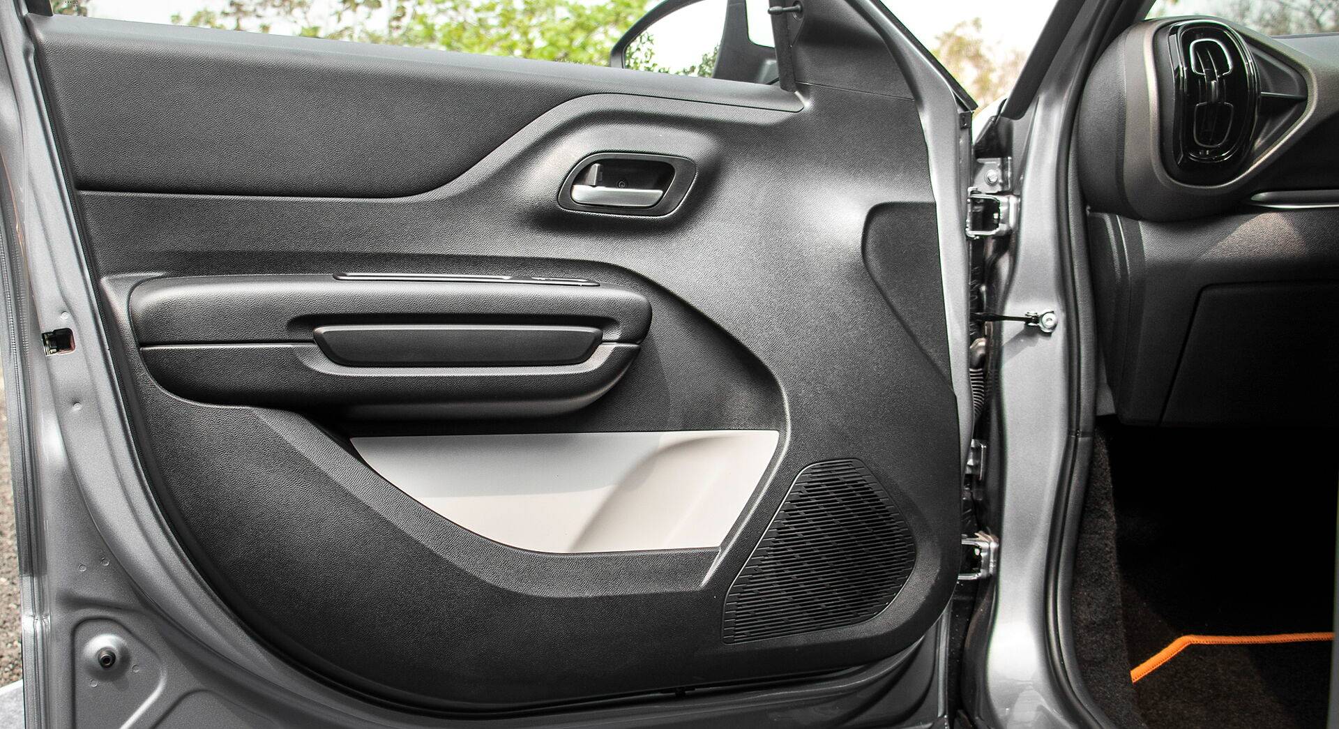Citroen eC3 interior view 28