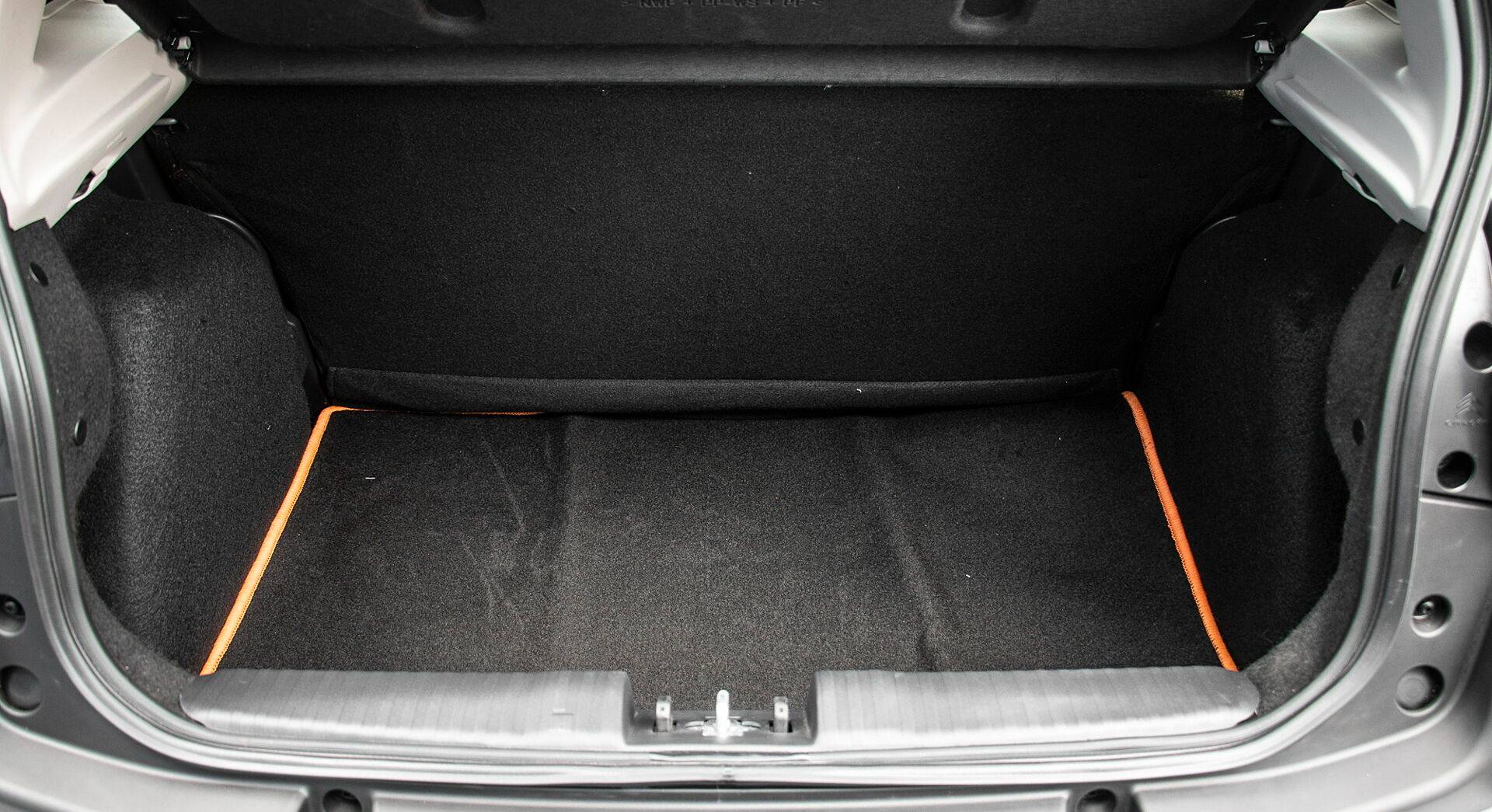 Citroen eC3 interior view 33