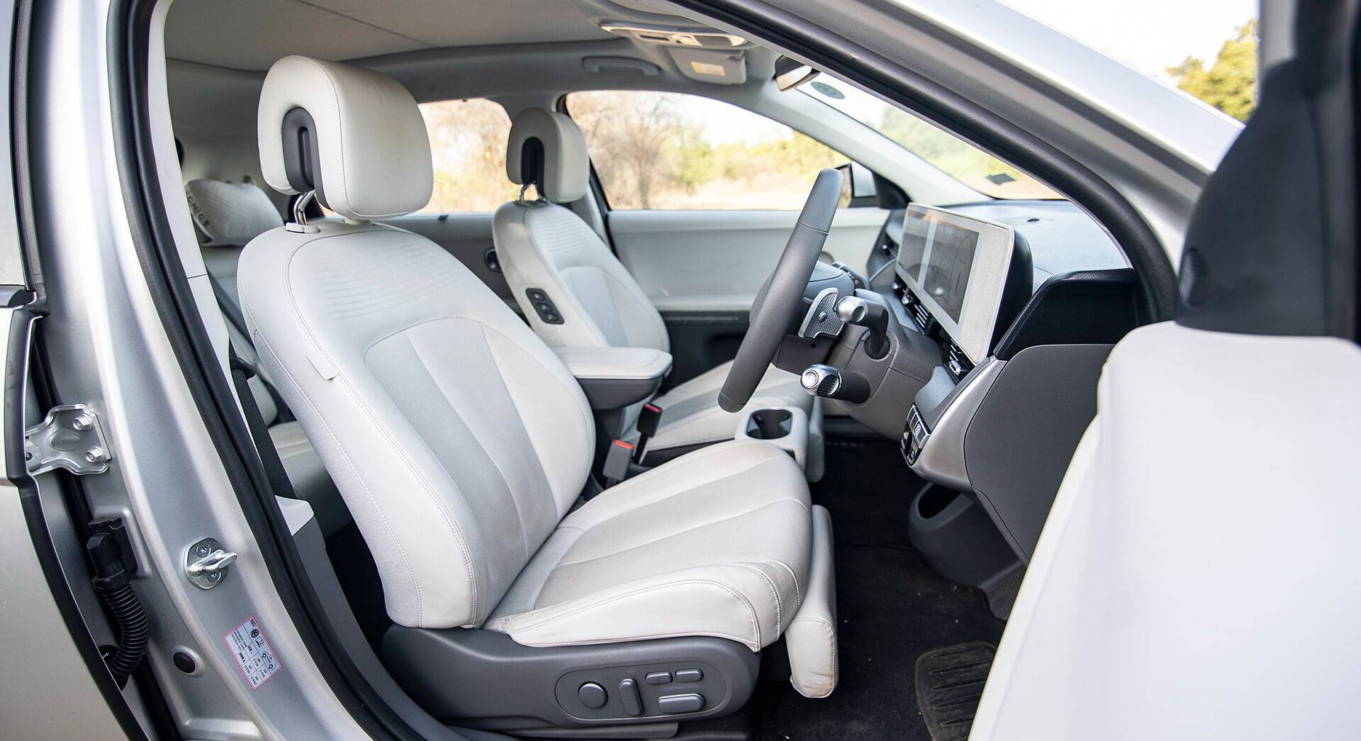 Hyundai Ioniq 5 interior view 11