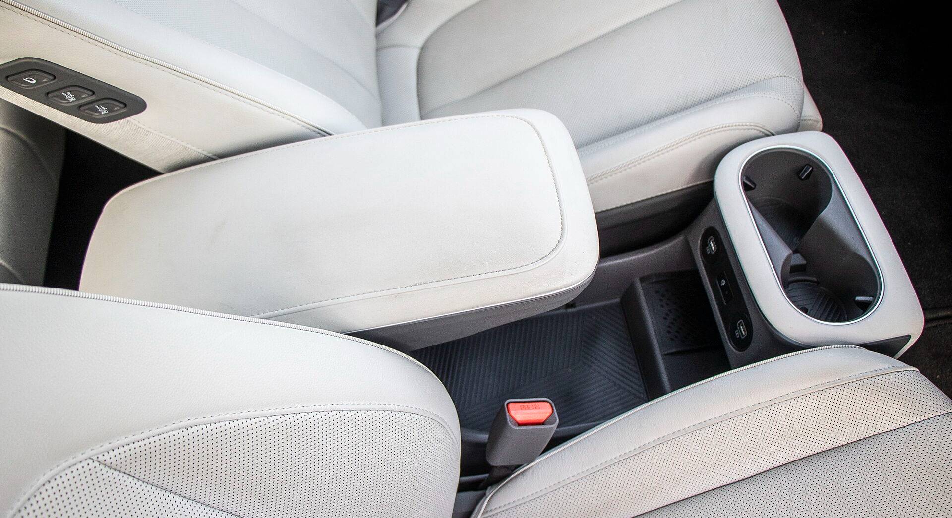 Hyundai Ioniq 5 interior view 15