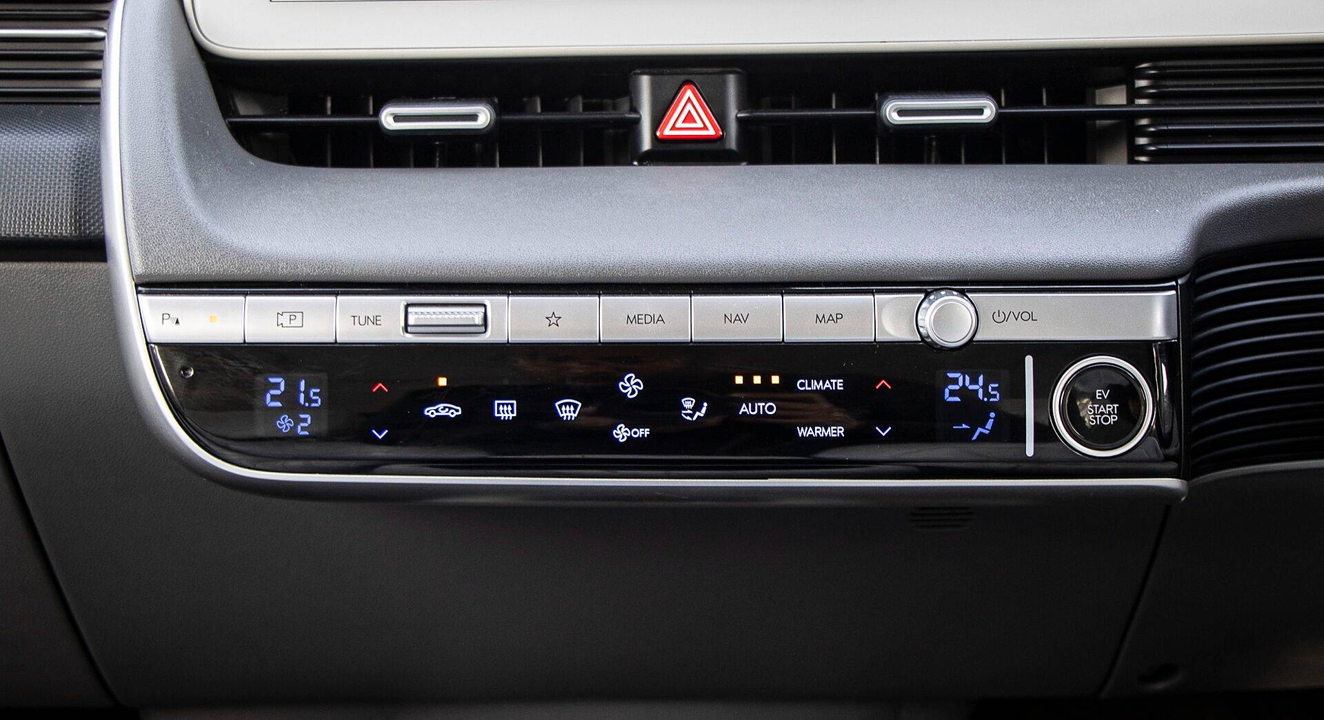 Hyundai Ioniq 5 interior view 19