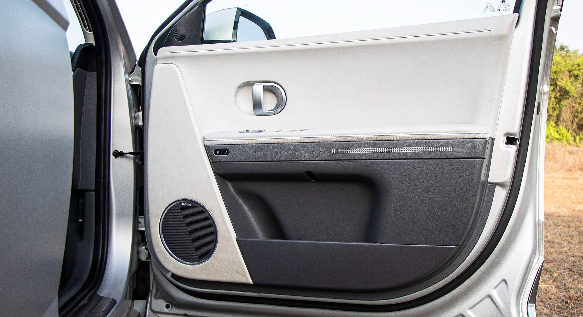 Hyundai Ioniq 5 interior view 40