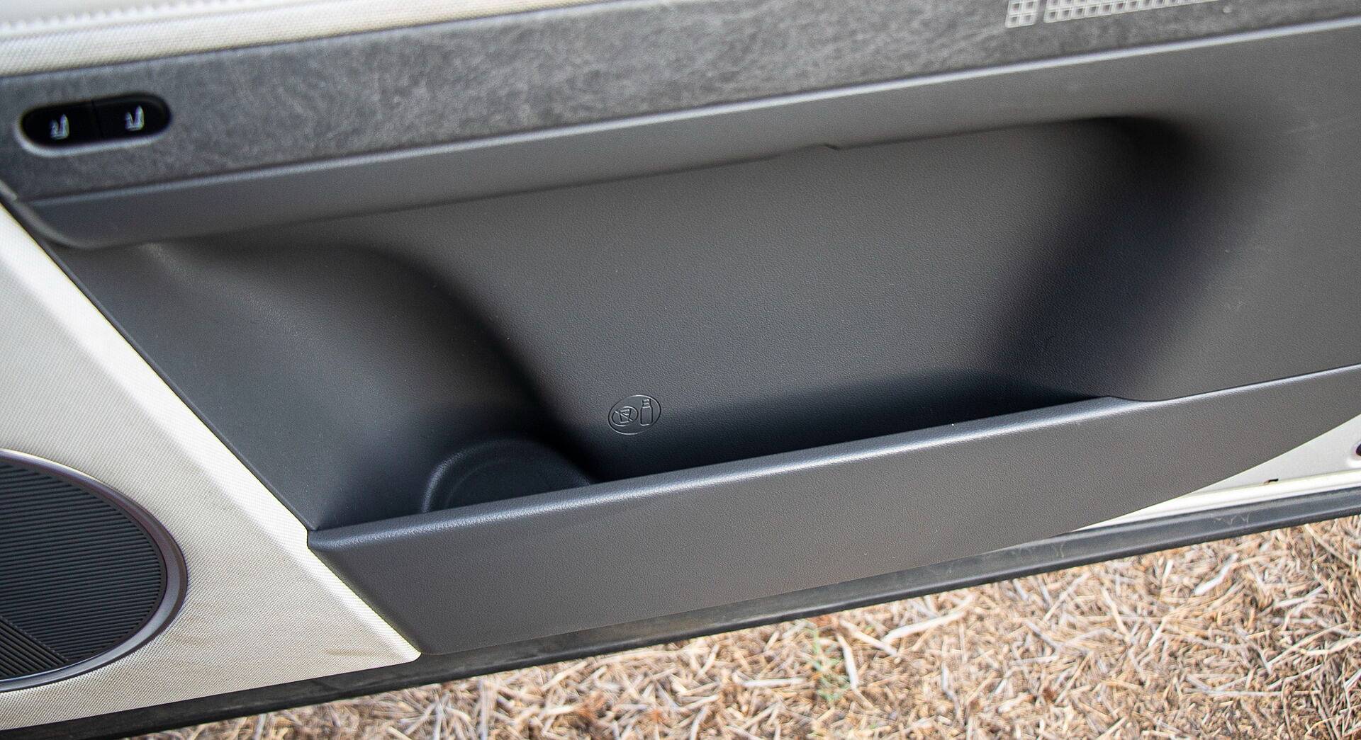 Hyundai Ioniq 5 interior view 44