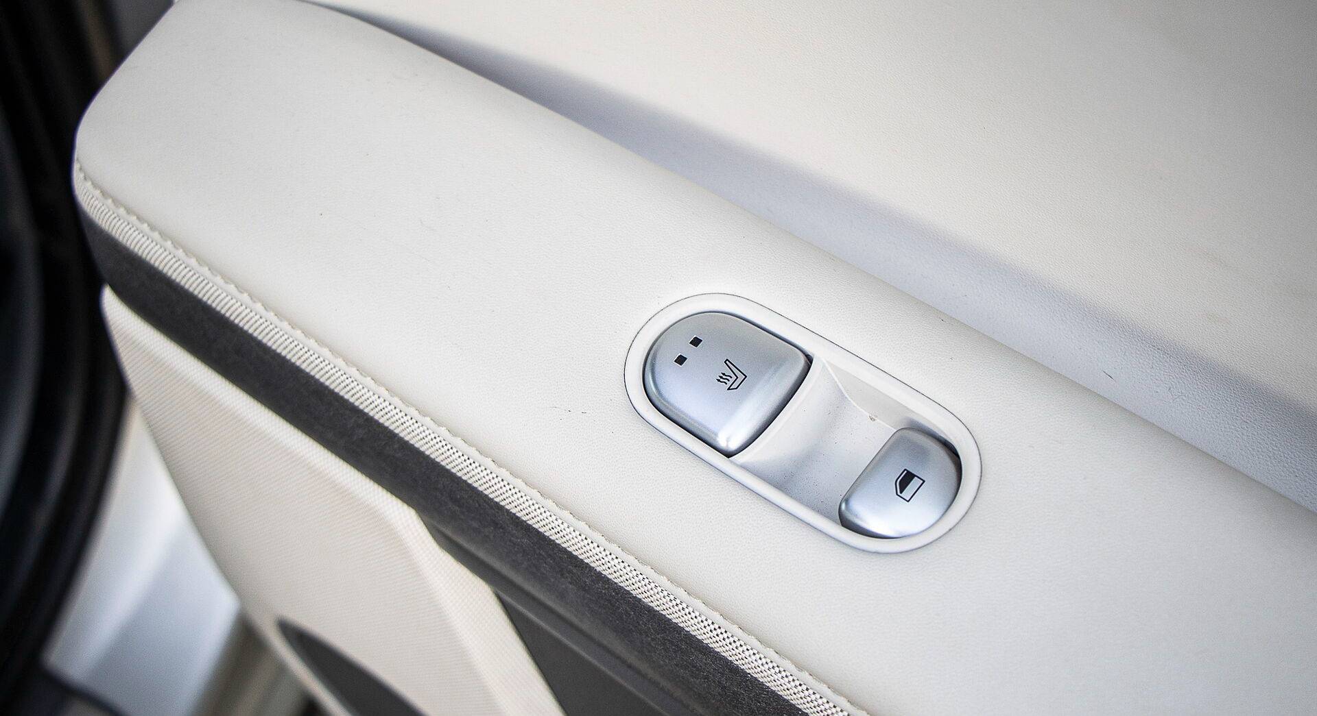 Hyundai Ioniq 5 interior view 47