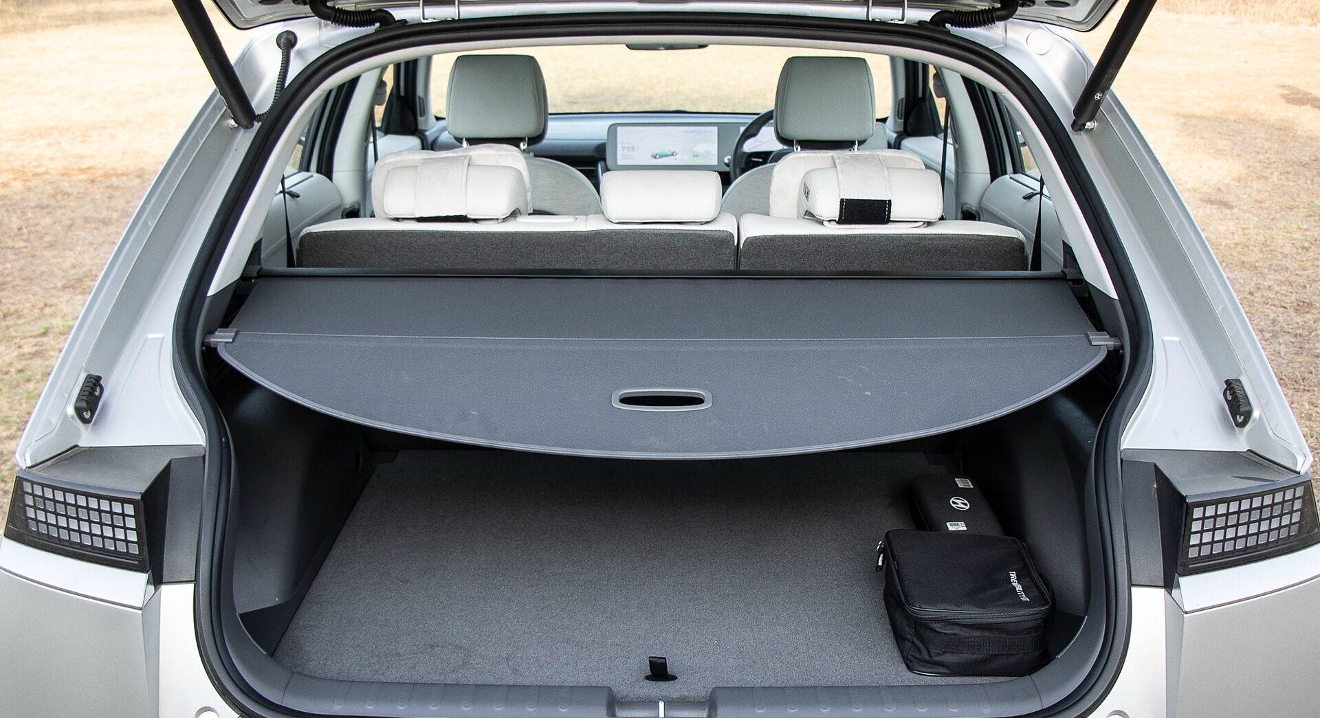 Hyundai Ioniq 5 interior view 49