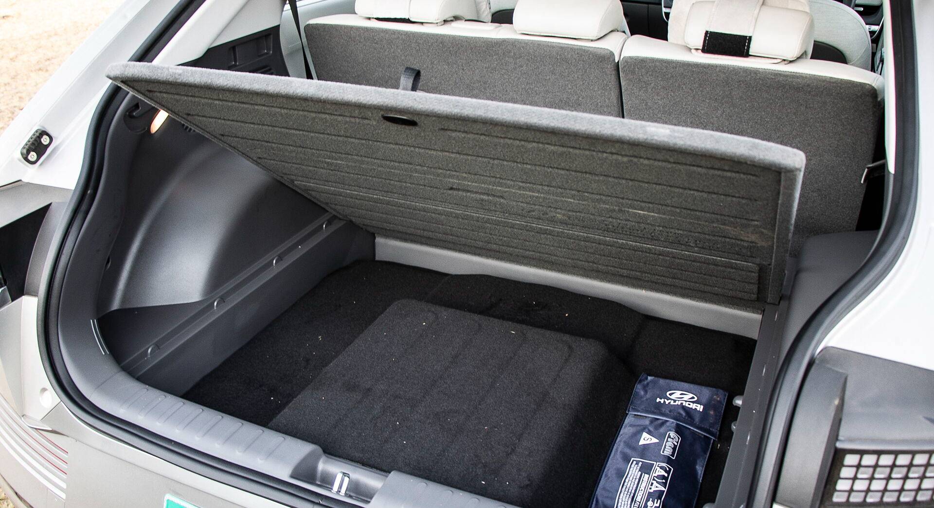 Hyundai Ioniq 5 interior view 52