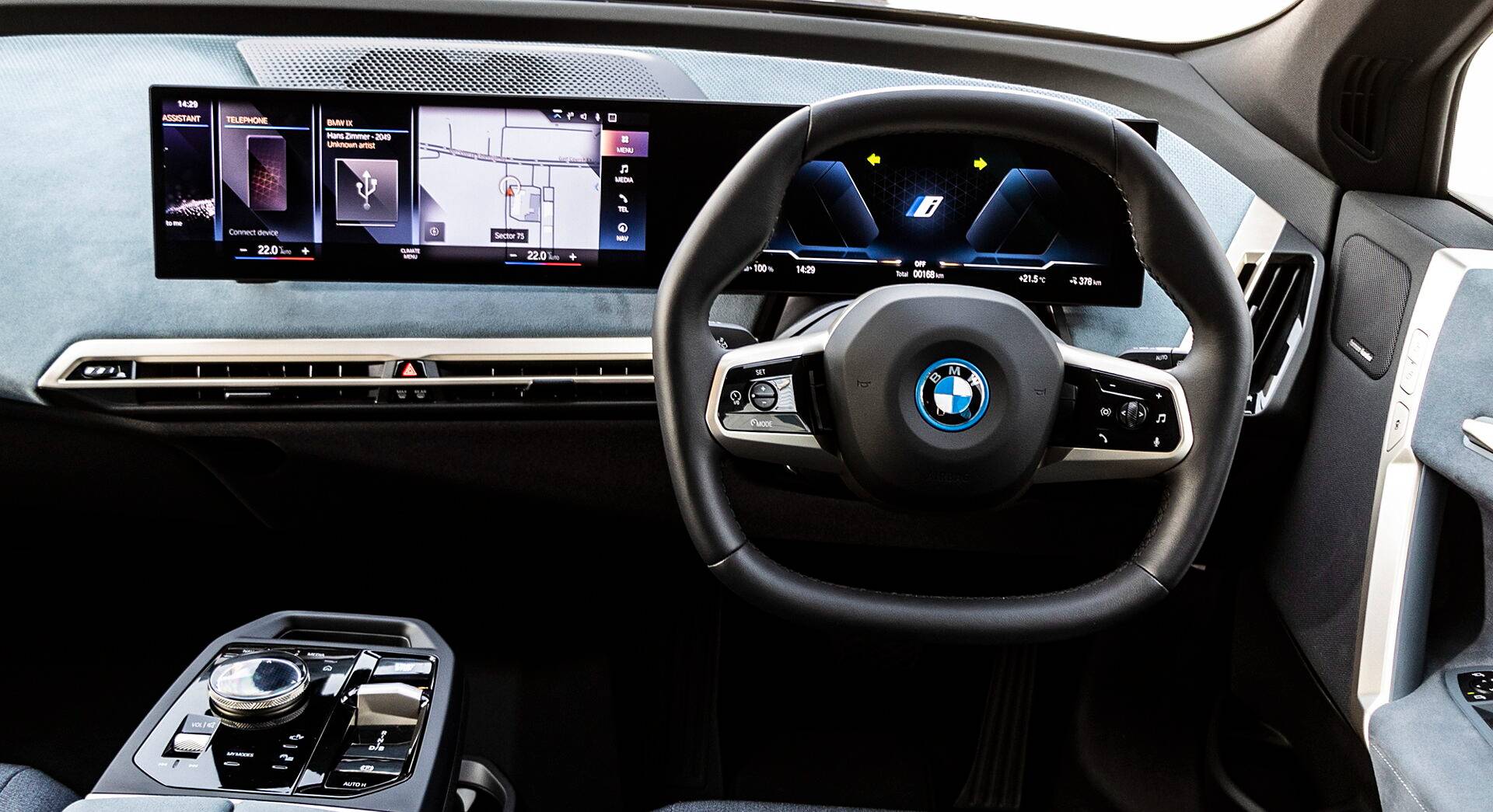 BMW iX xDrive50 interior view 2