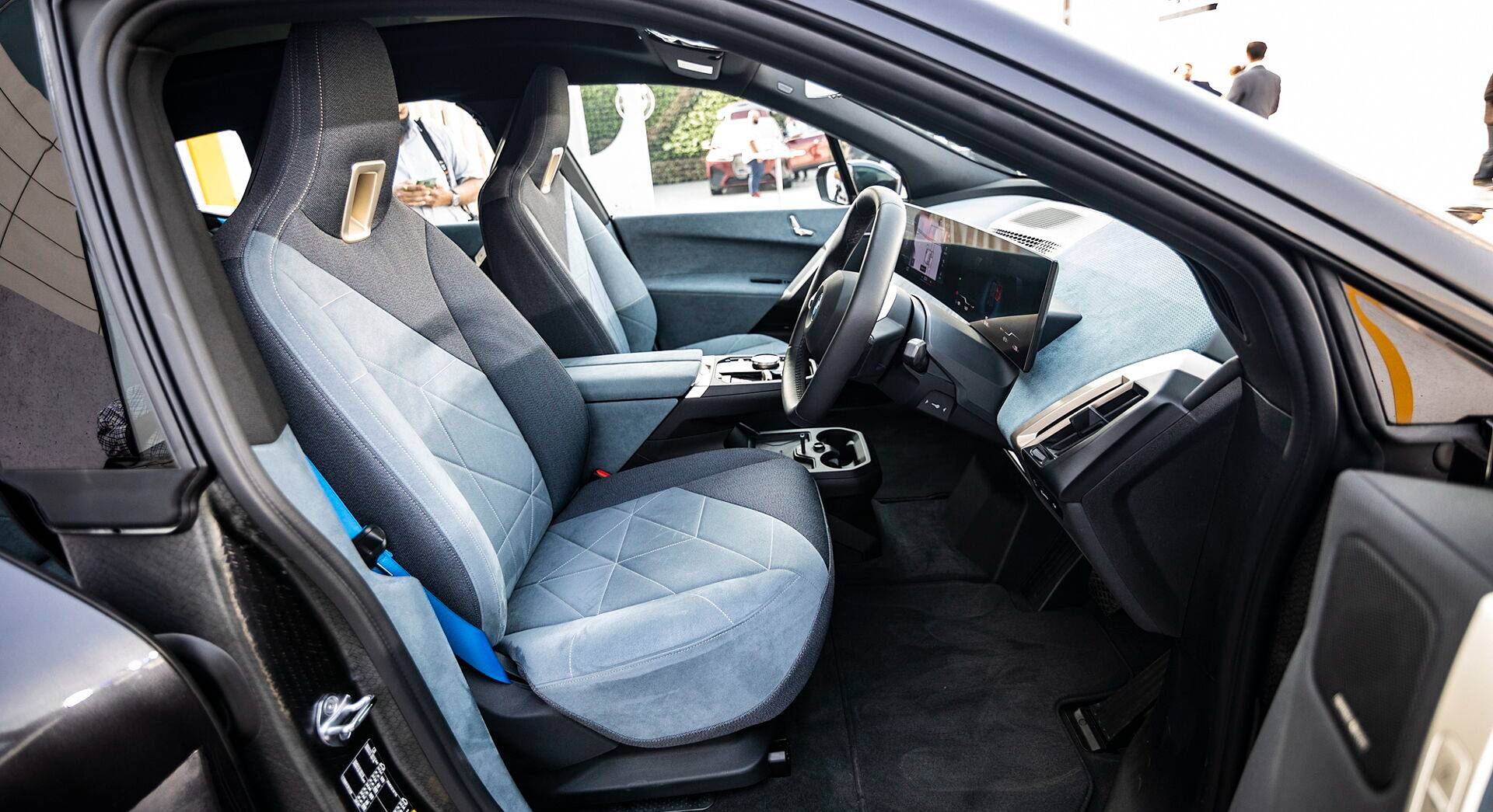 BMW iX xDrive50 interior view 4