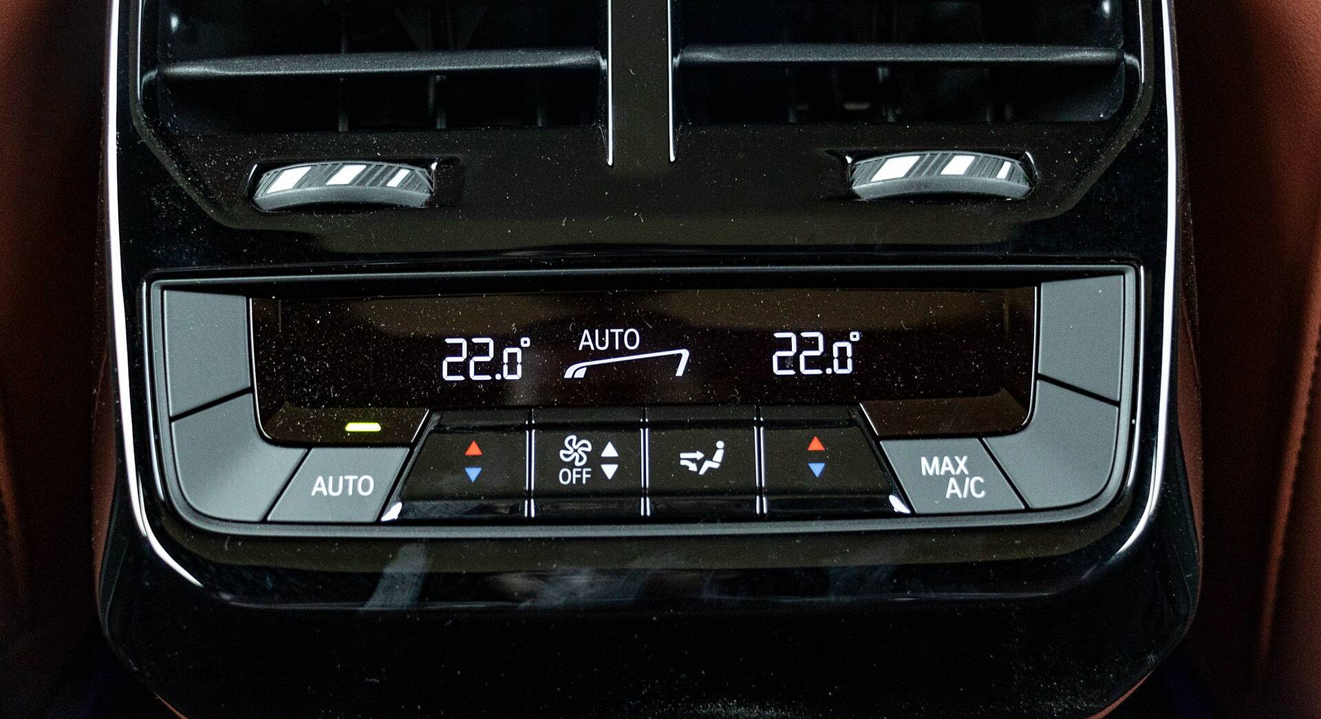 BMW iX xDrive50 interior view 17