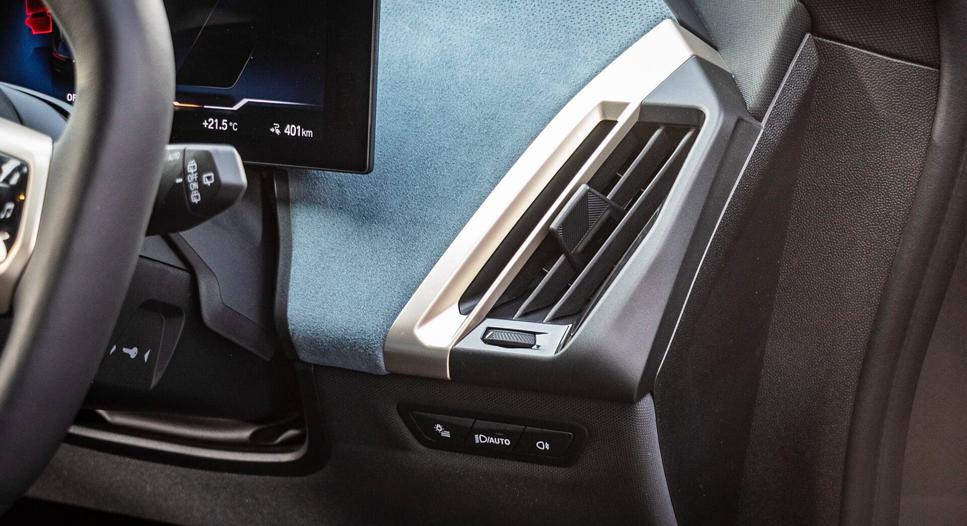 BMW iX xDrive50 interior view 19