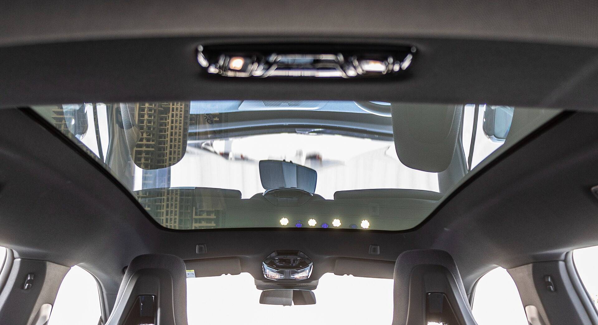 BMW iX xDrive50 interior view 25