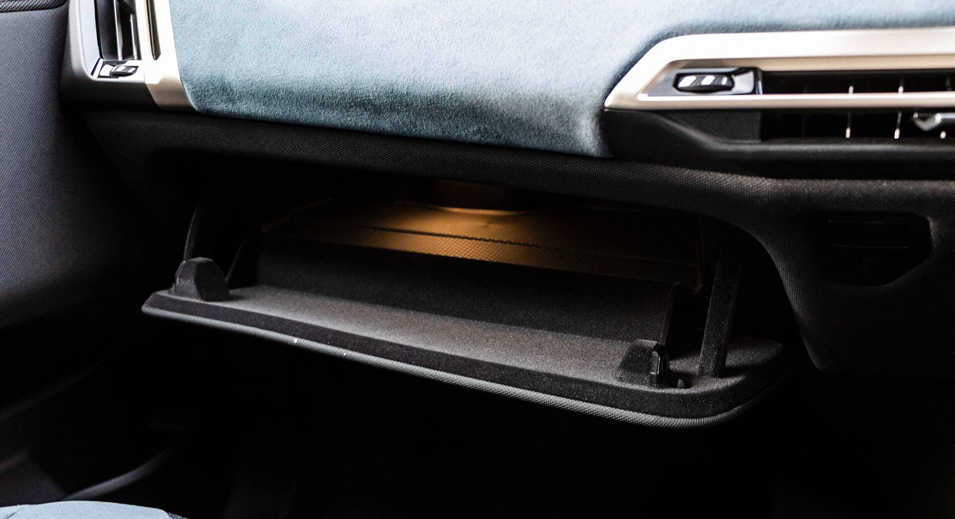 BMW iX xDrive50 interior view 26