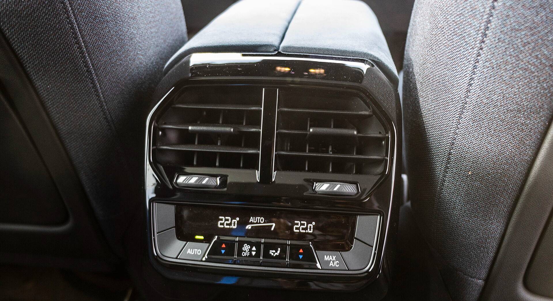 BMW iX xDrive50 interior view 31