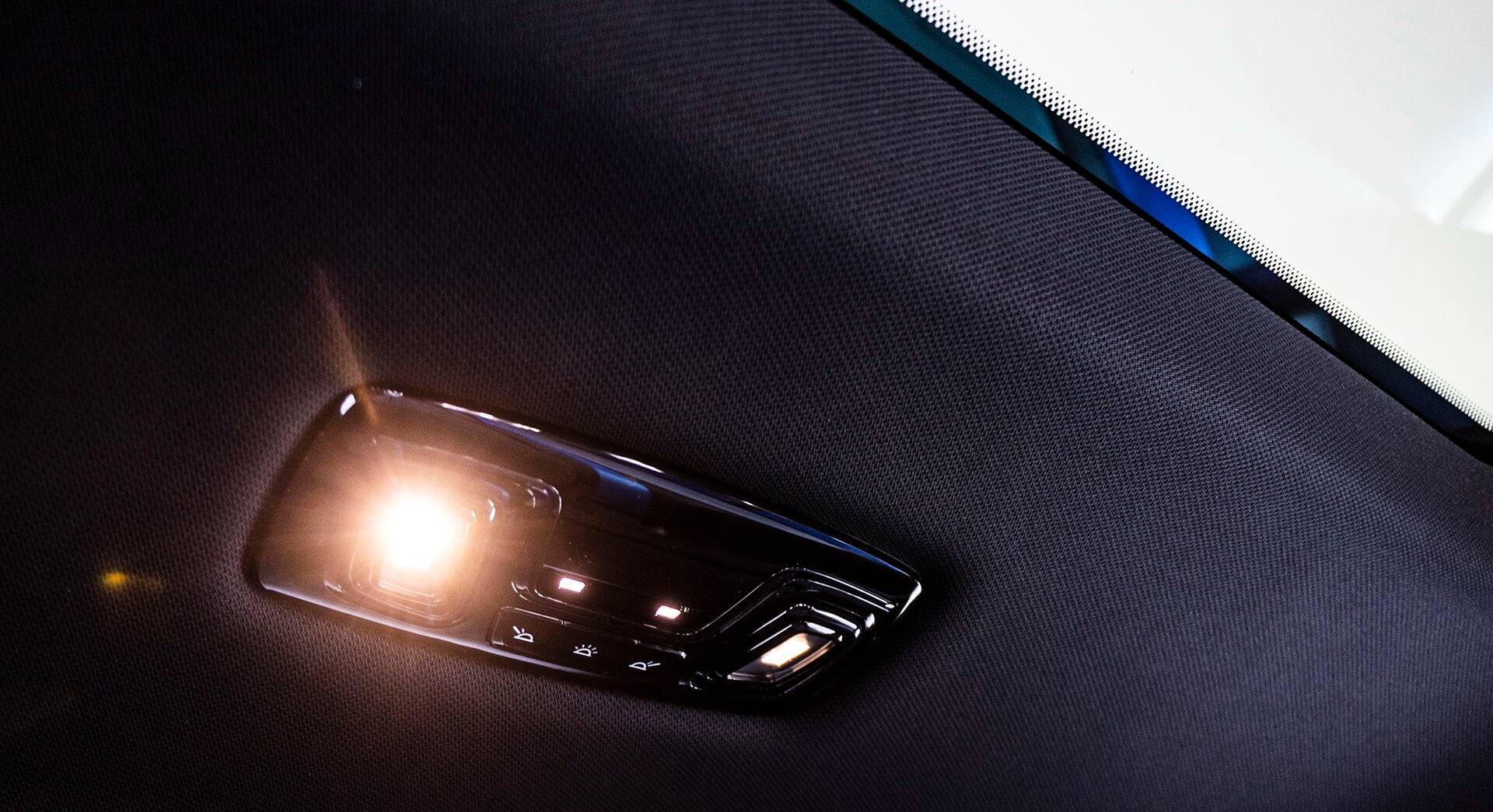 BMW iX xDrive50 interior view 34