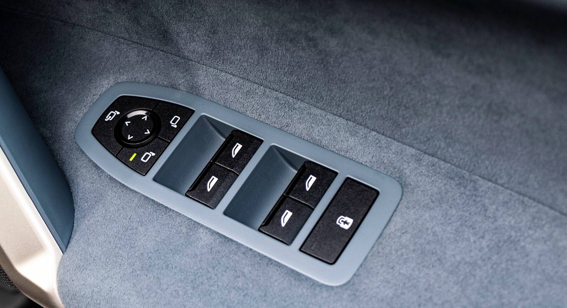 BMW iX xDrive50 interior view 43
