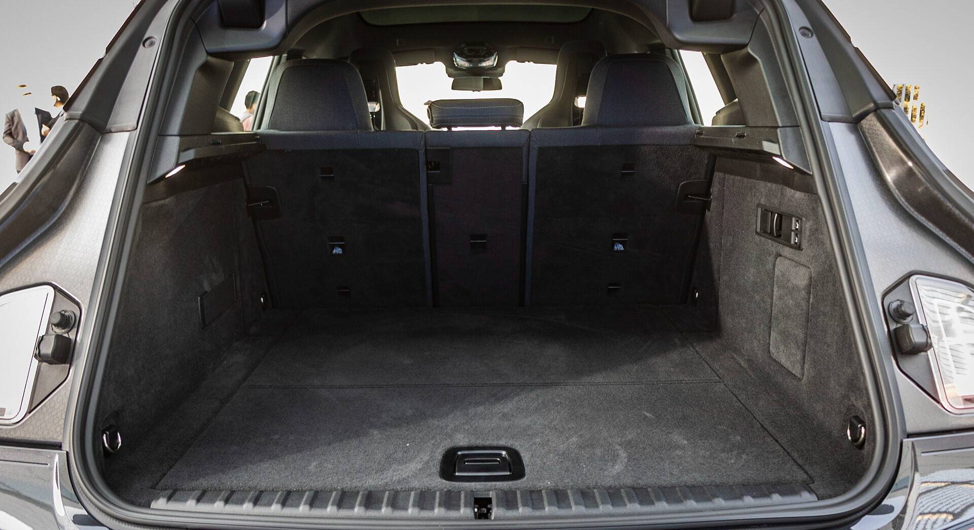 BMW iX xDrive50 interior view 50