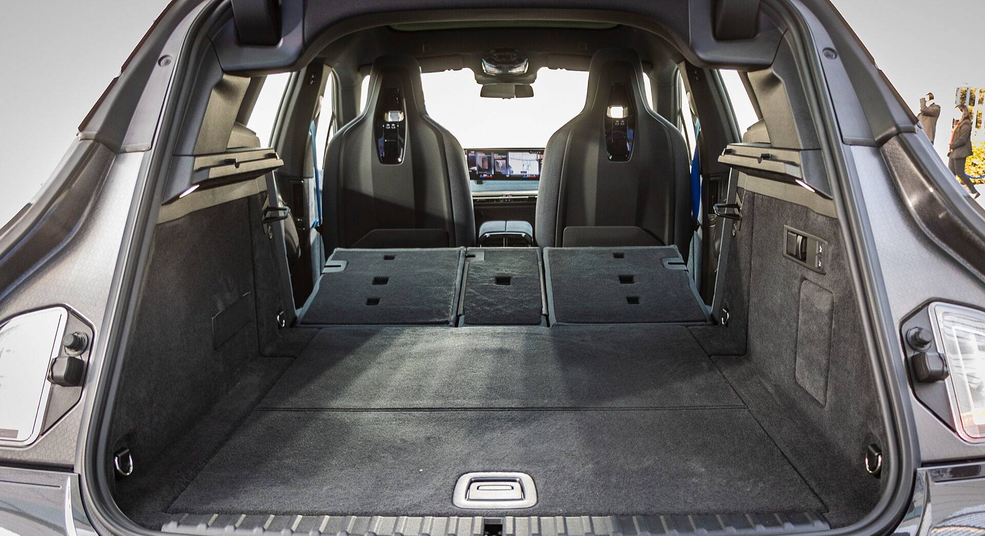 BMW iX xDrive50 interior view 53