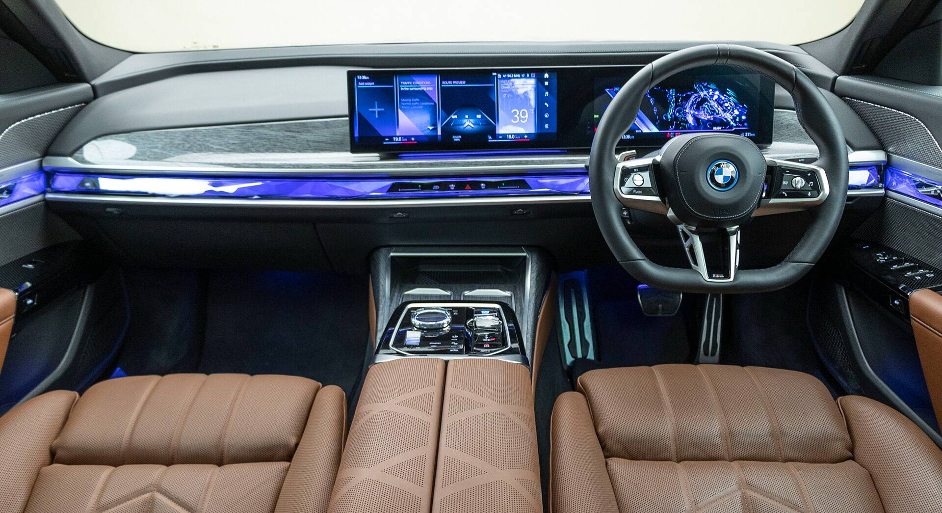 BMW i7 interior view 1