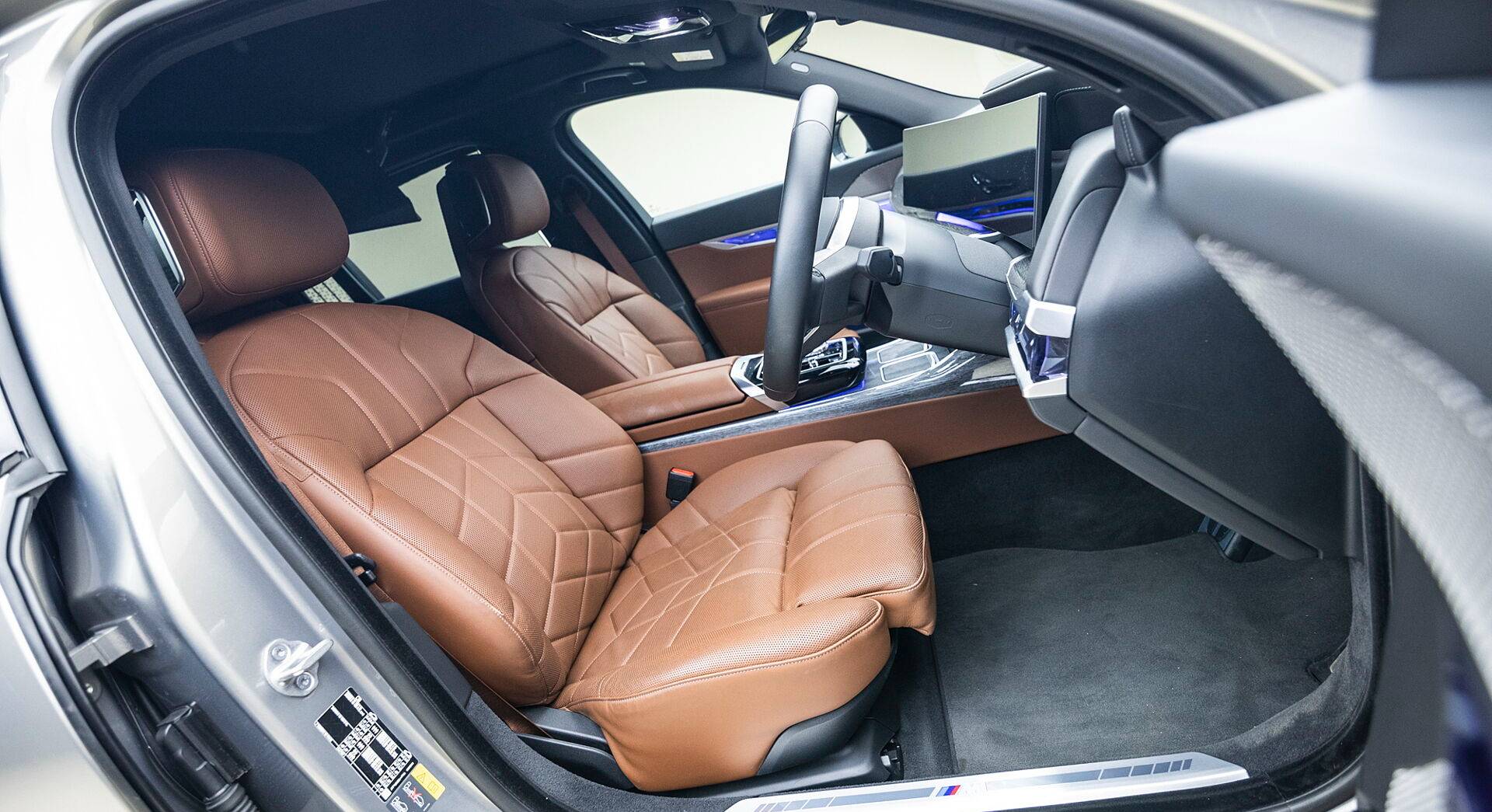 BMW i7 interior view 13