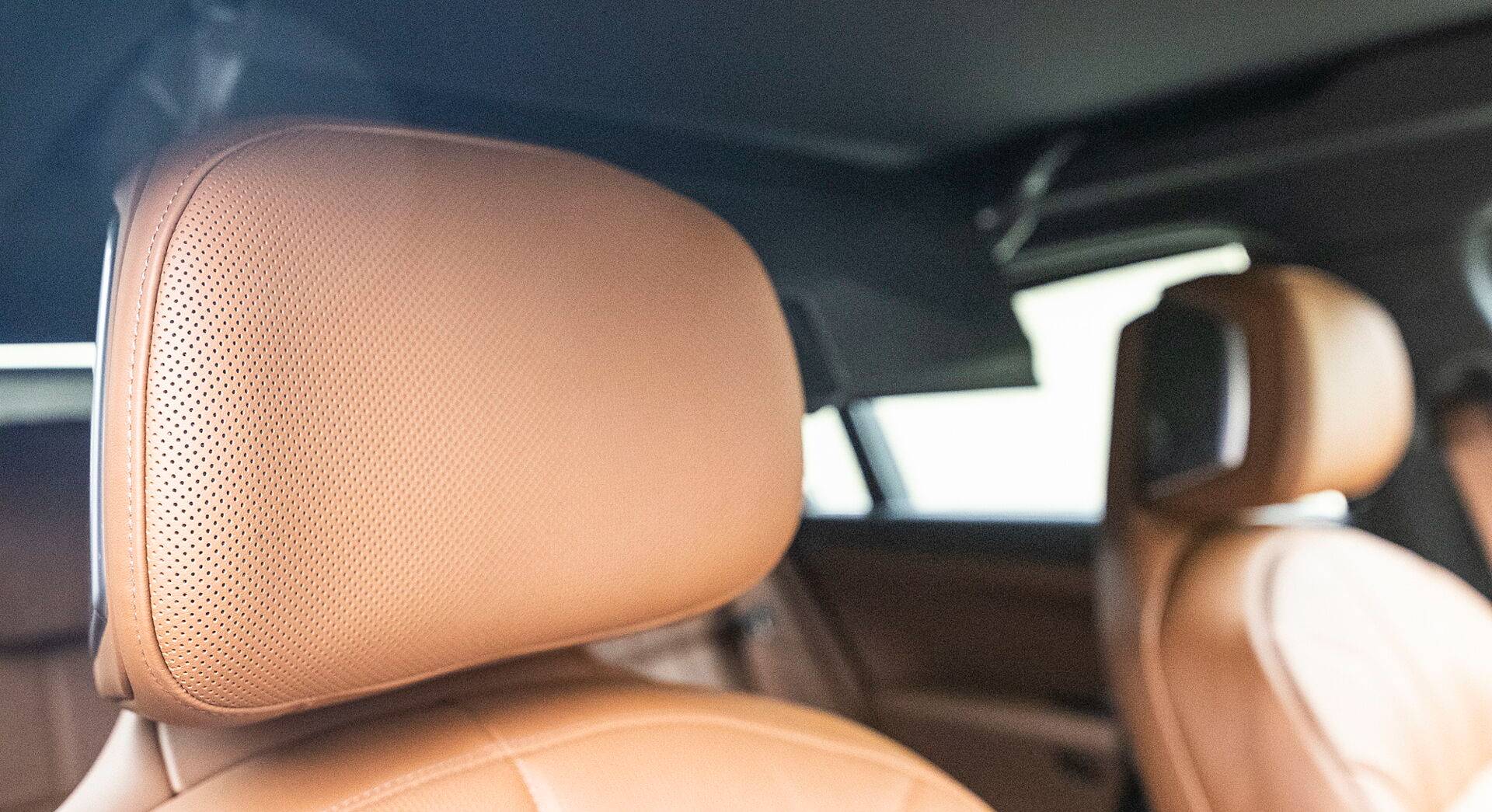 BMW i7 interior view 15