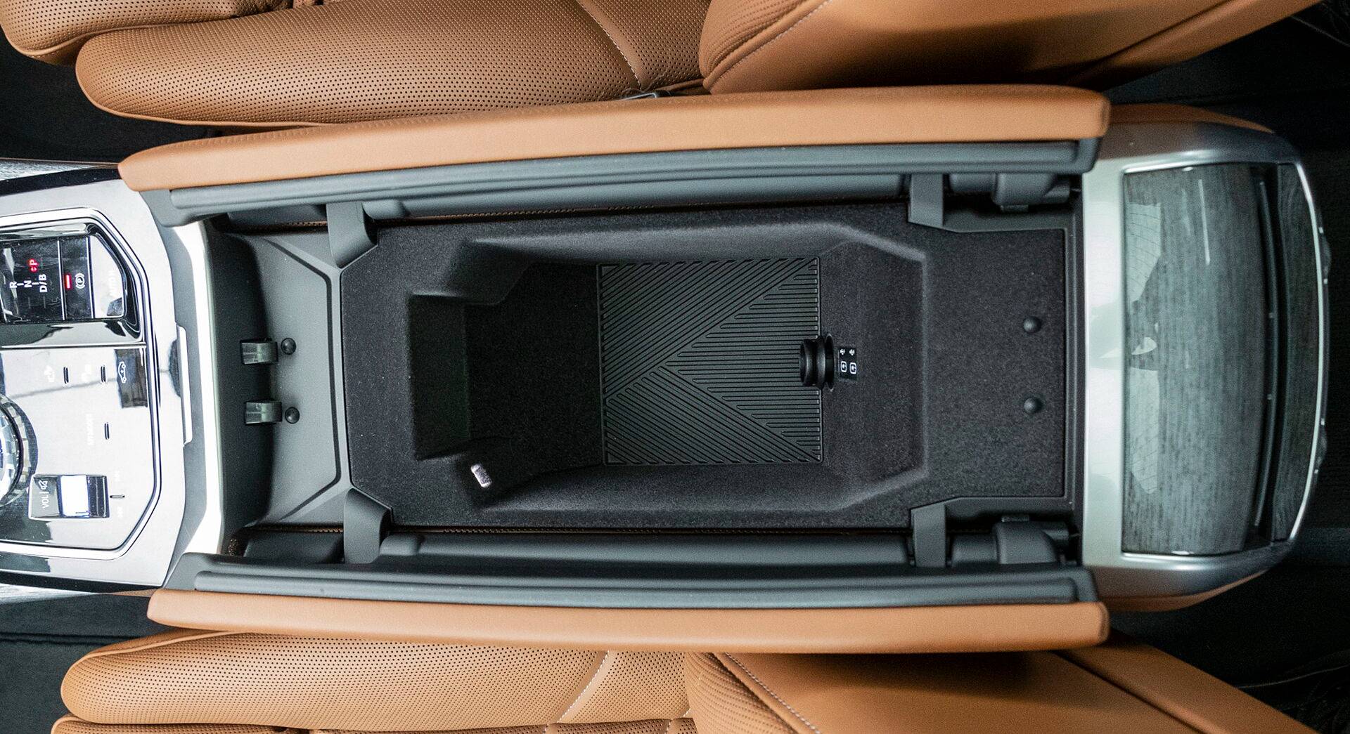 BMW i7 interior view 18