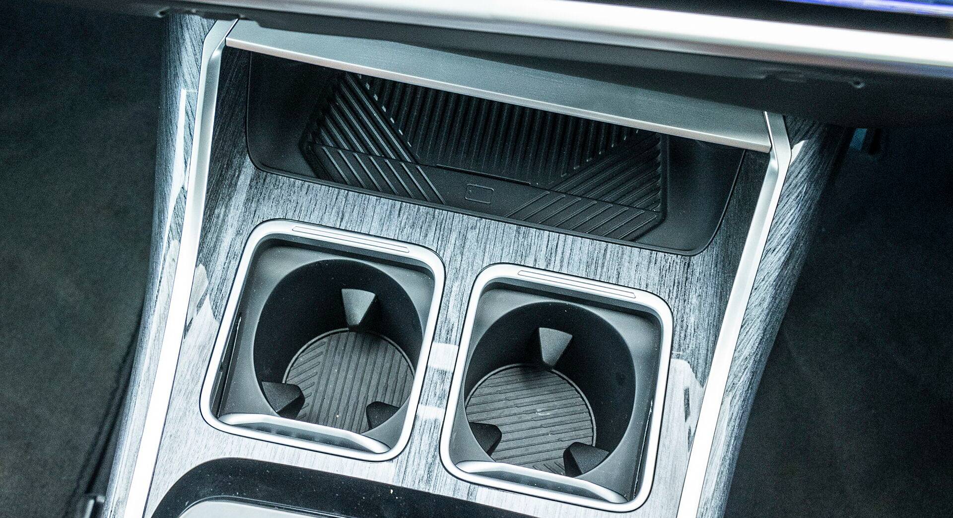 BMW i7 interior view 19