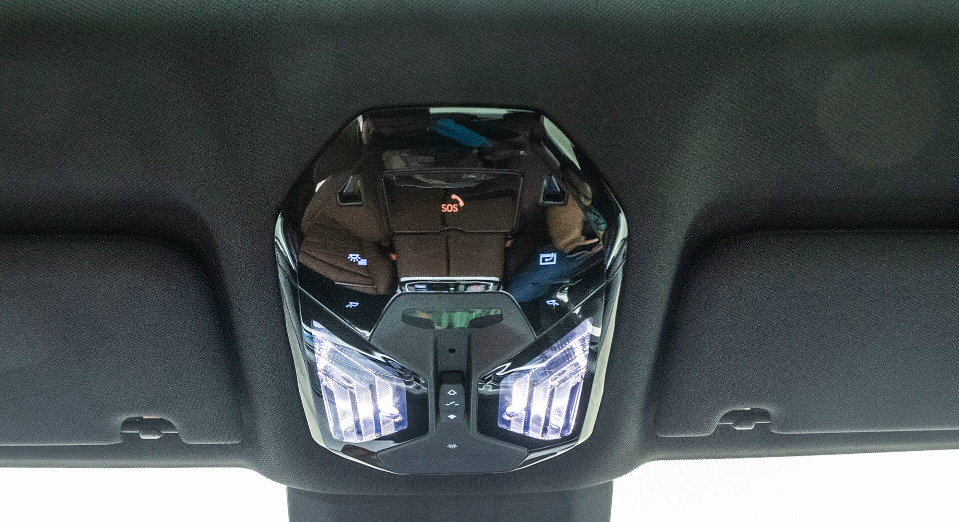 BMW i7 interior view 24