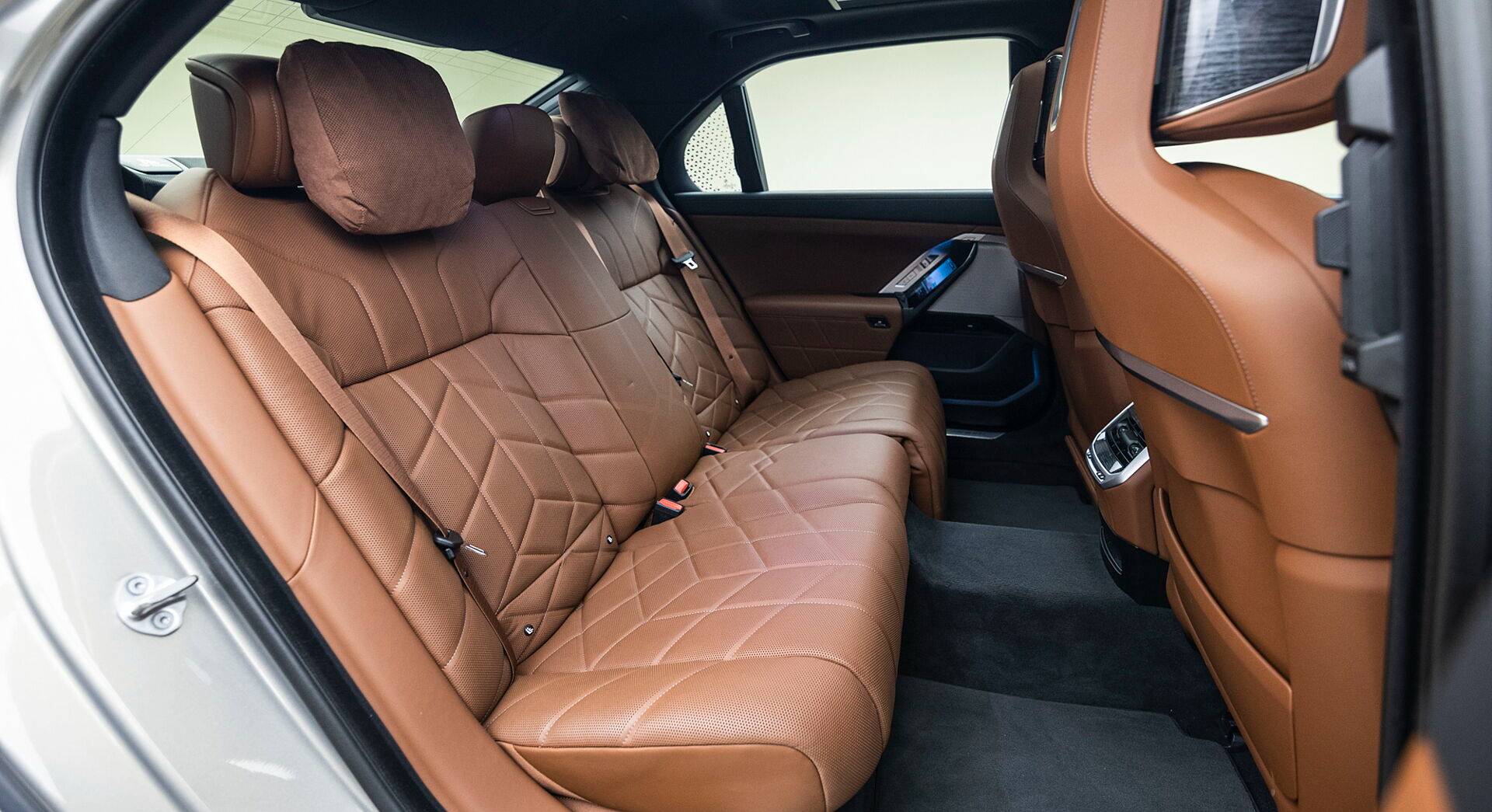 BMW i7 interior view 26