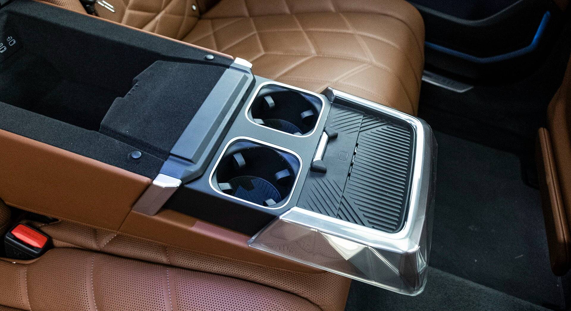 BMW i7 interior view 28