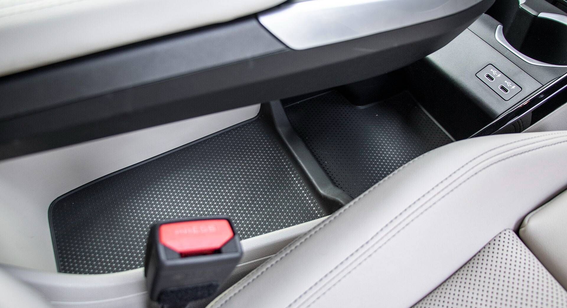 BMW iX1 interior view 17