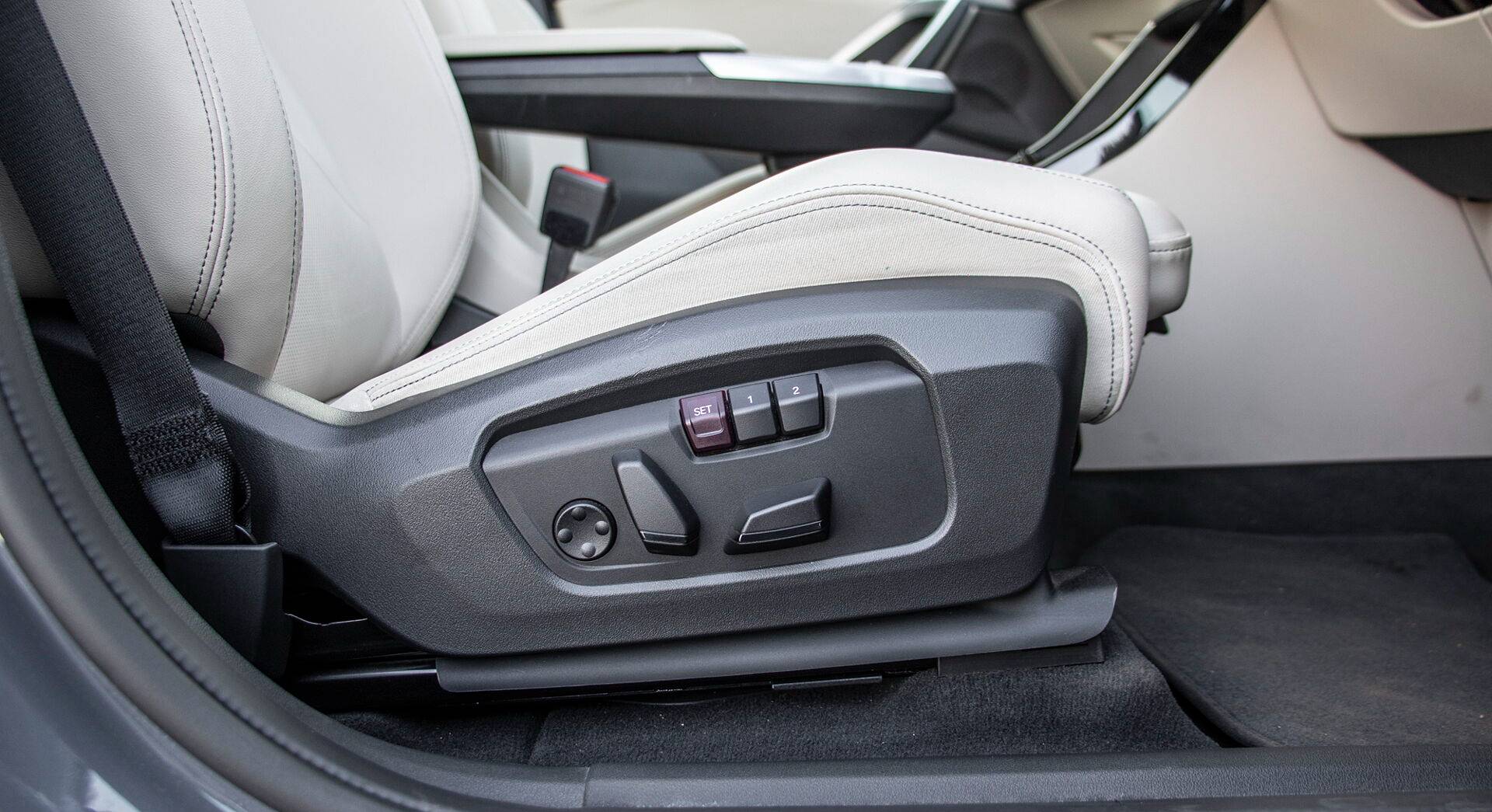 BMW iX1 interior view 18