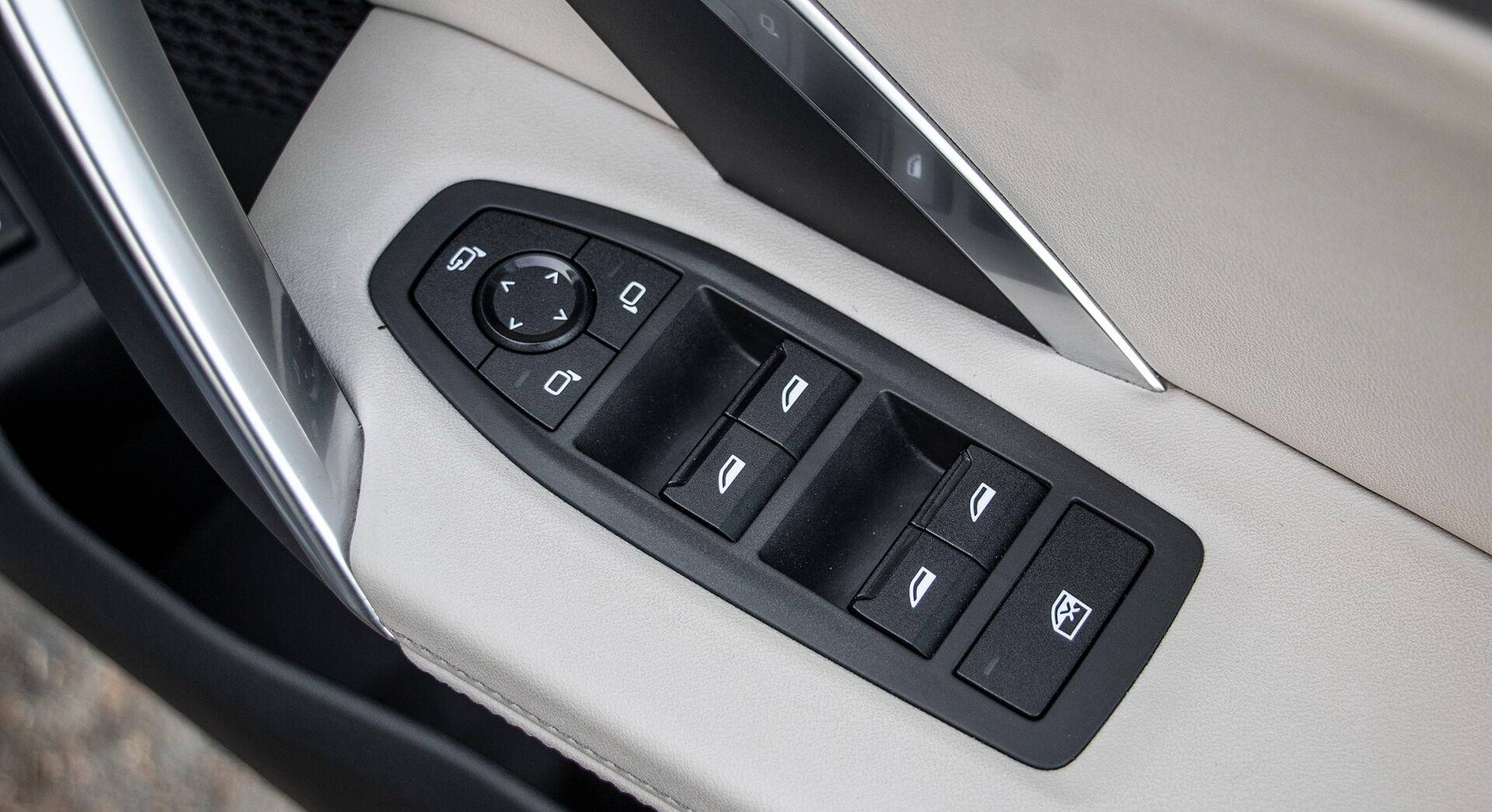 BMW iX1 interior view 38