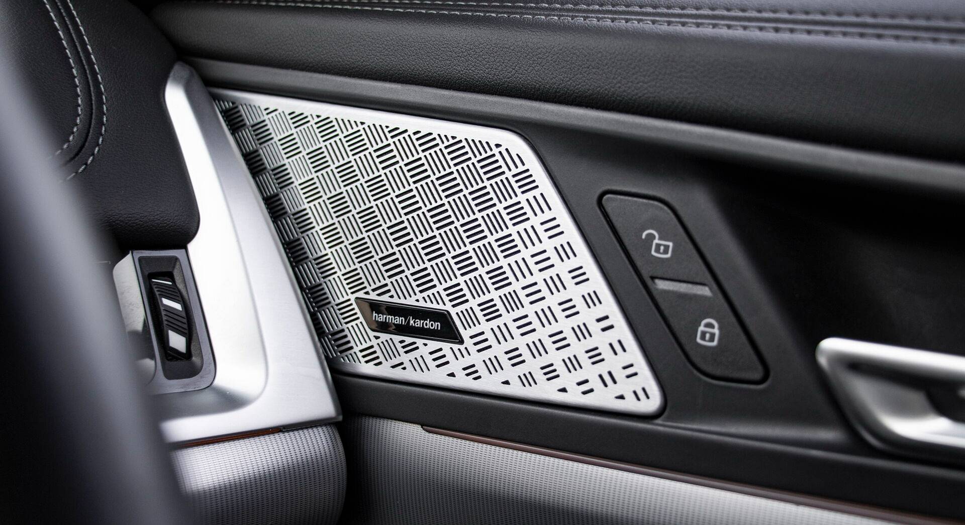 BMW iX1 interior view 40