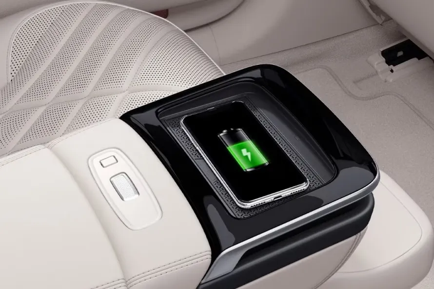 Mercedes-Benz EQS 580 4Matic interior view 7